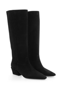 Bottes noires en daim, montant jusqu'au genou, avec un bout pointu et un petit talon carré. Texture lisse avec un design sans couture et sans matériel visible.
