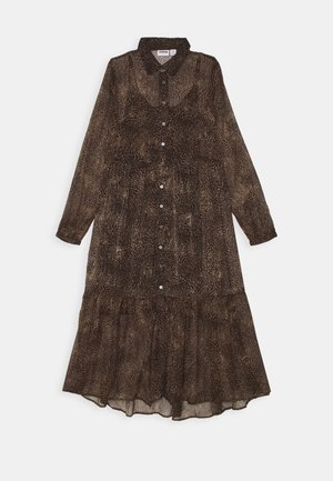 Långärmad klänning med knäppning framtill i genomskinligt brunt tyg med leopardmönster, med en flerlagerskjol och krage.