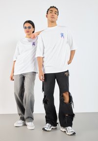 Thumbnail Image 5