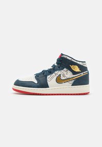 Jordan AIR JORDAN 1 MID SE UNISEX - Basketsko - armory navy/metallic gold/pale ivory/sport red/black