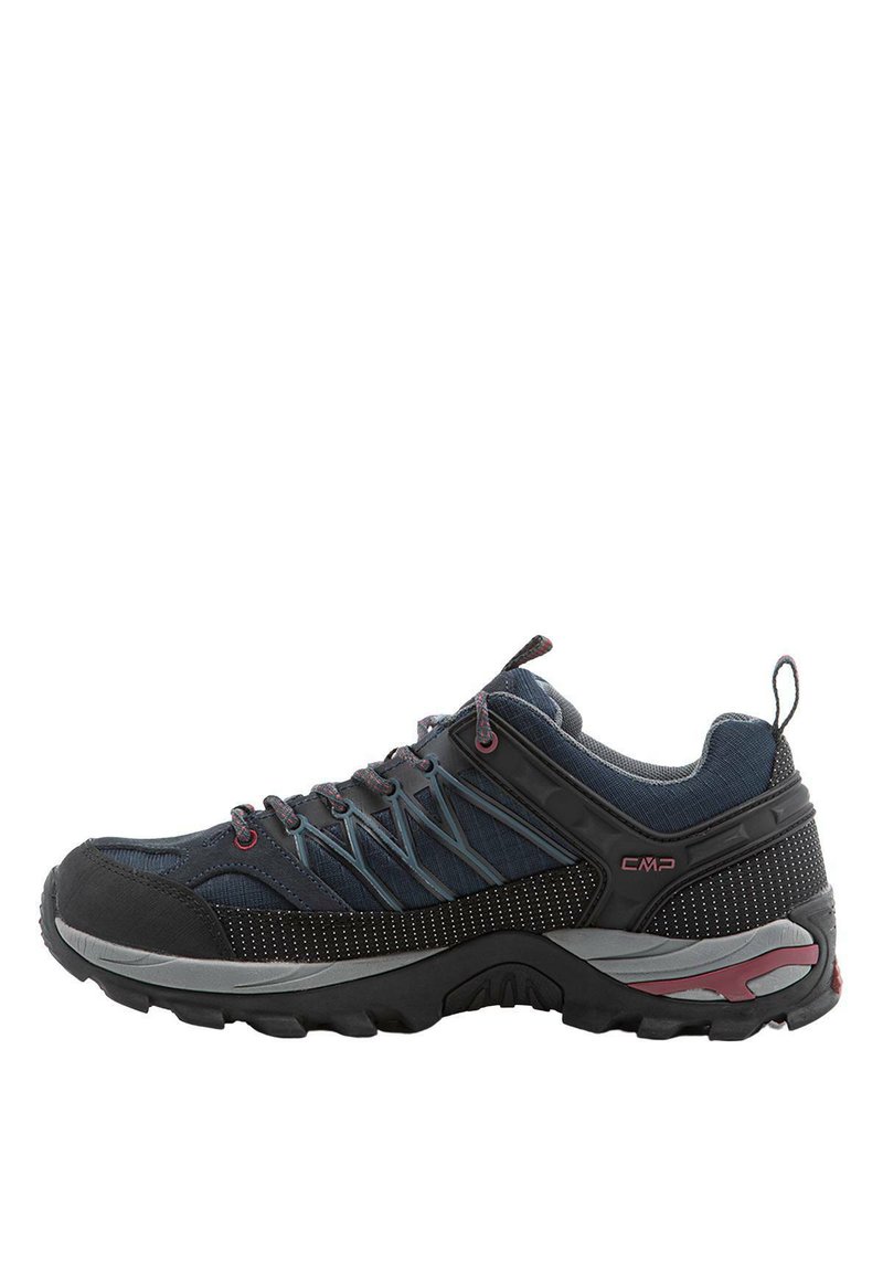 Scarpe da trail da uomo con tomaia in rete blu scuro, suola in gomma nera, dettagli rossi e superficie testurizzata. Design con lacci e tallone rinforzato.
