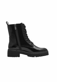 Bottes noires en cuir verni à la cheville avec un laçage à l'avant et une fermeture éclair sur le côté. Semelle en caoutchouc épaisse avec des clous décoratifs le long du bord.