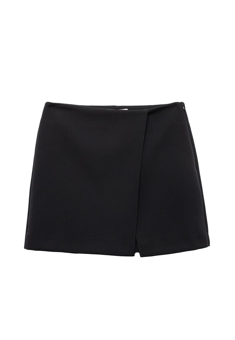 Zwarte mini-rok van een gladde stof met een rechte snit, voorzien van een zijrits en een lichte plooidetail aan de voorkant voor een extra ontwerpelement.