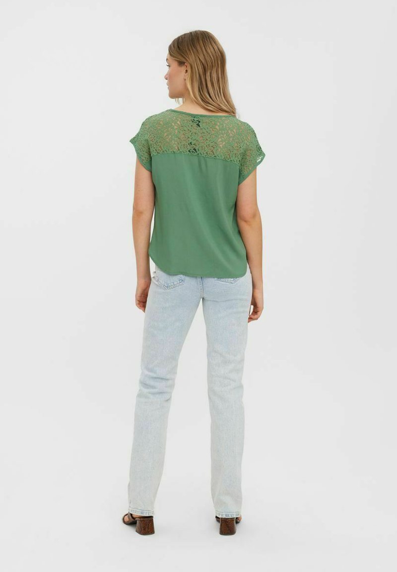 Damen T-Shirts | Vero Moda T-Shirt print comfrey/grün - YB25100 Damen T-Shirts | Vero Moda T-Shirt print comfrey/grün - YB25100