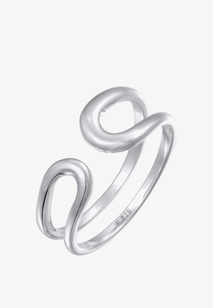 Hõbedane sõrmus, millel on keeratud disain ja siledad, ümarad servad. Märgistatud "925" hõbedase autentsuse tõendamiseks.