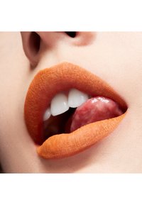 MAC LOCKED KISS INK LIPCOLOUR - Vloeibare lippenstift
