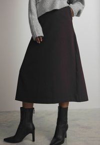 Next WARM HANDLE MIDI - A-lijn rok - burgundy red