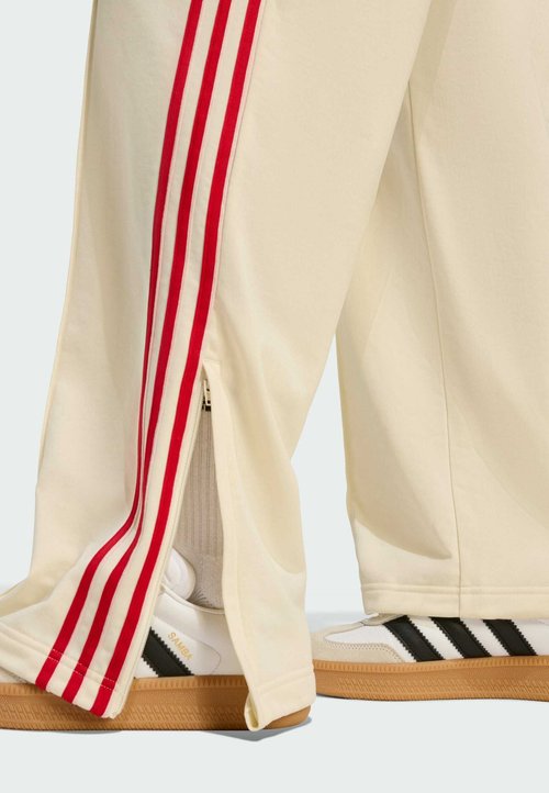 adidas FIREBIRD LOOSE - Tracksuit bottoms - cream white better scarlet — photo 3