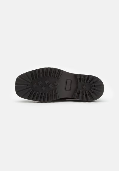 Filippa K SQUARE TOE LOAFERS - Įmautiniai batai - black
