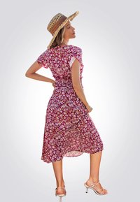 Cupshe DITSY SMOCKED WAIST  - Jurk - red