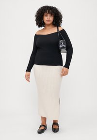 ONLY Carmakoma CARJEANETT LIFE SKIRT - Ozko oprijeto krilo - birch