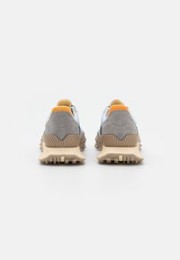New Balance Matalavartiset tennarit - light blue