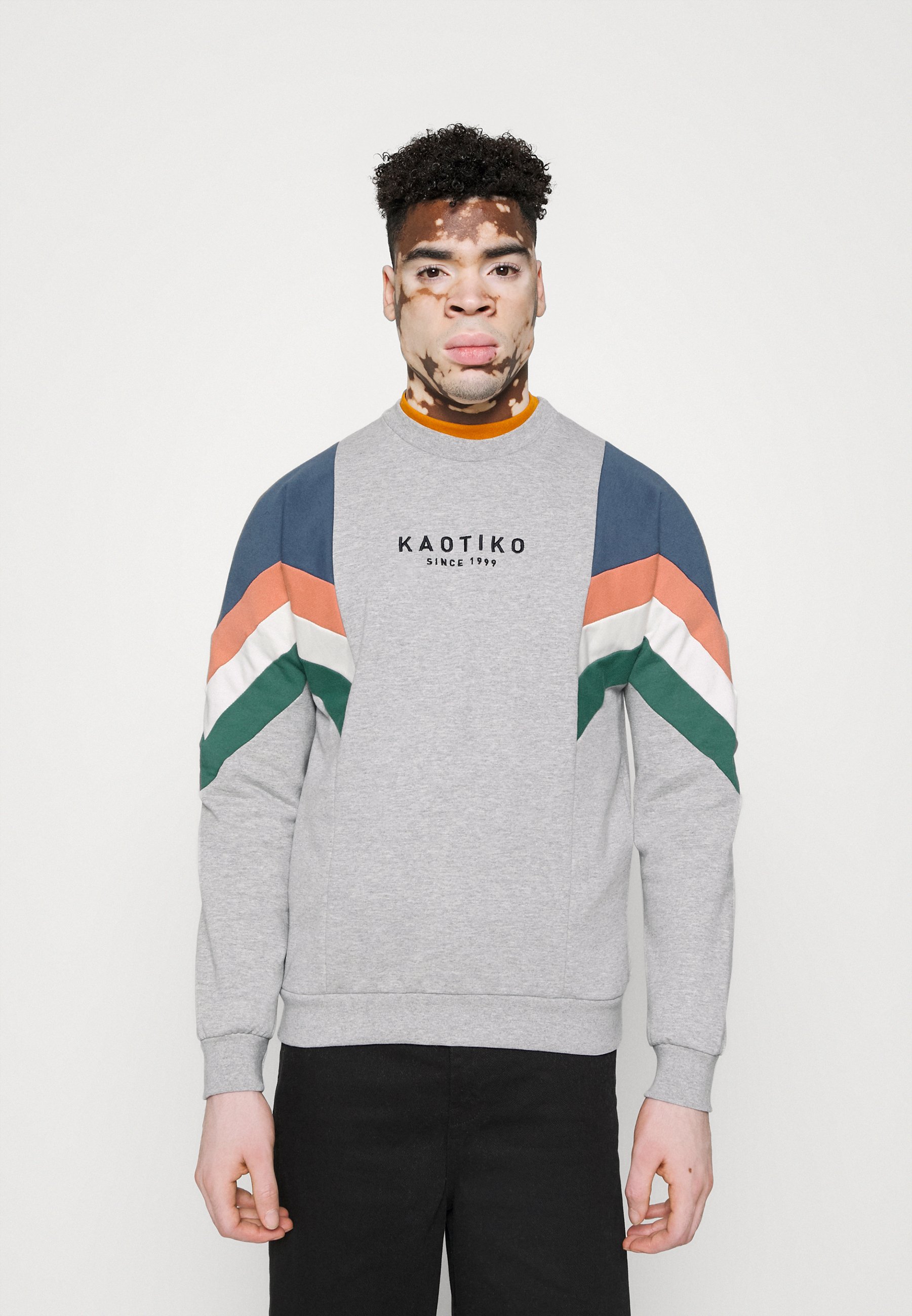 Kaotiko CREW - Sudadera vigore/prusia blue/gris Zalando.es