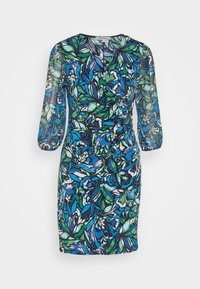 Vestido floral con un patrón de hojas en azul y verde, mangas cortas abullonadas, diseño cruzado y silueta ajustada. Material parece ligero.