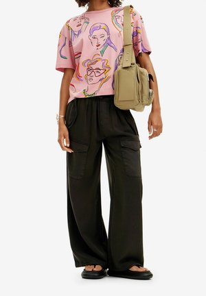 Desigual, T-shirt imprimé - red