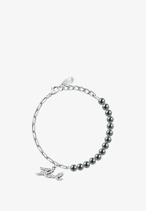 Zilveren kettingarmband met donkergrijze parels en een kristallen accent in de vorm van een kreeft. Voorzien van een kreeftssluiting voor het sluiten.