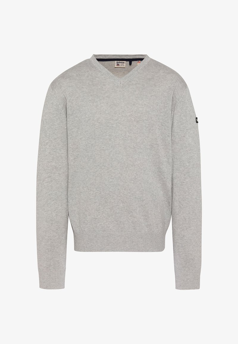 Pull en maille gris clair à col en V et manches longues, avec poignets et ourlet côtelés, doté d'un petit patch logo sur la manche gauche.