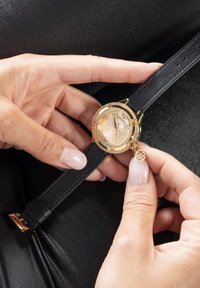 Guess CHARMED - Ručni sat - gold-coloured