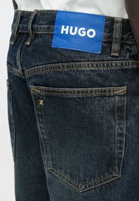 HUGO MASON granatowy