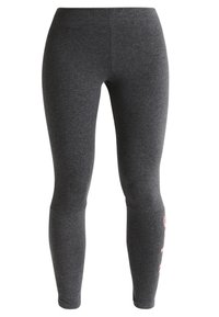 Legginsy o wysokim stanie, dopasowane, wykonane z miękkiej, elastycznej szarej tkaniny, z różowym nadrukiem graficznym na lewej nodze.