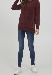 Oxmo Neule - red