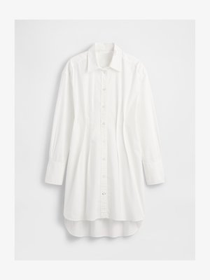 Chemise blanche à manches longues avec un devant boutonné, col classique et ourlet arrondi. Fabriquée en tissu lisse avec une coupe légèrement ajustée.