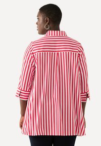 Ulla Popken STREIFEN GODETFALTEN HEMDKRAGEN 3/4-ARM - Camicia - red