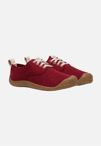 Keen MOSEY DERBY - Scarpe da camminata - red felt birch