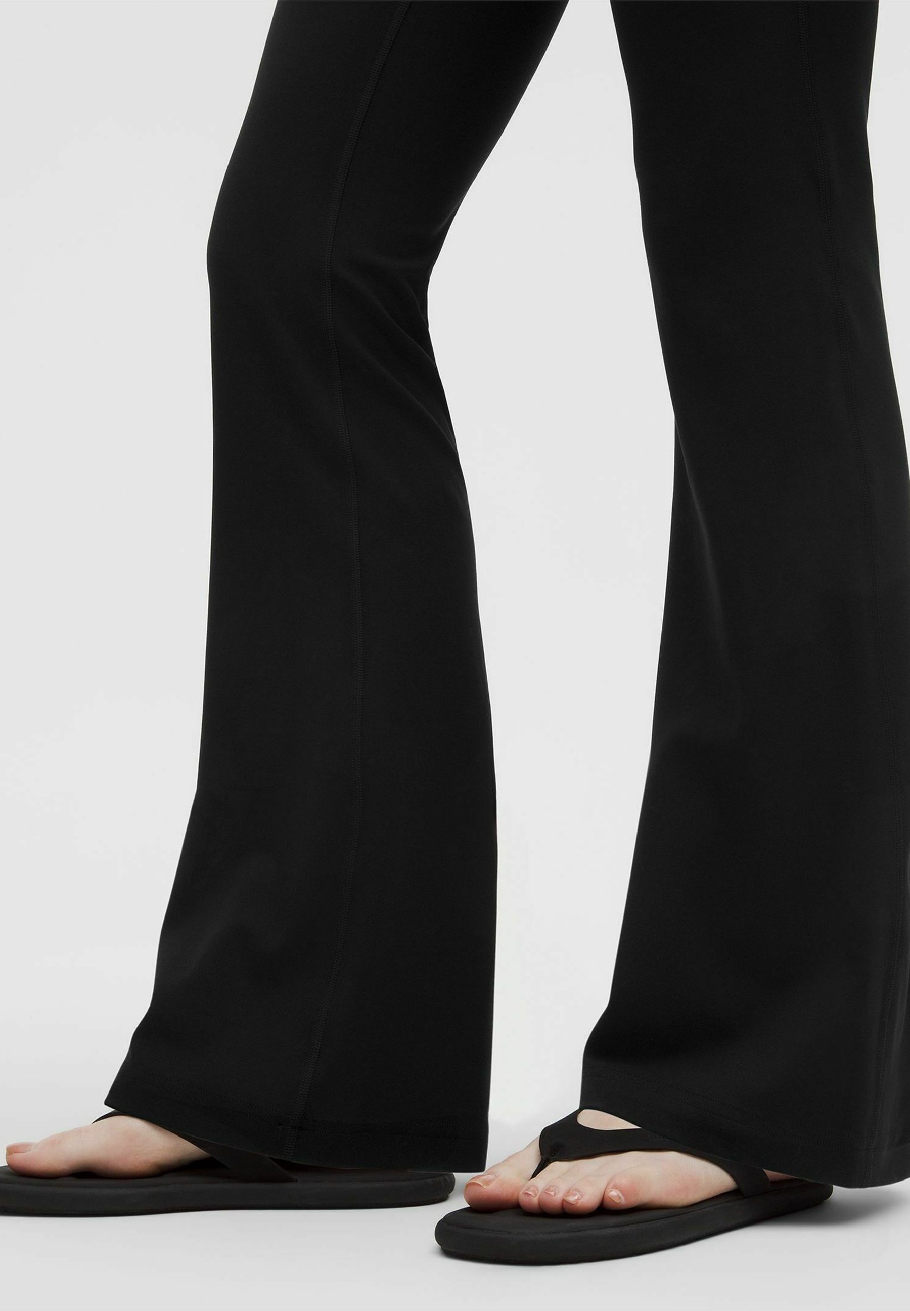 lululemon GROOVE HIGH-RISE NULU™ FLARED TALL - Pantalones - black