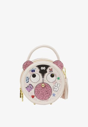 Runde beige Handtasche mit glitzernden pinkfarbenen Bärenohren und Nase, Comic-Augen, Reißverschlussdetail und bunten Aufnähern einschließlich Herz und Friedenszeichen.