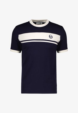 Marineblauwe katoenen T-shirt met witte horizontale strepen, ronde hals en een klein logo op de borst. Korte mouwen met contrasterende geribbelde manchetten.