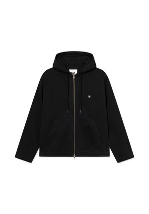 Črna bombažna jakna s kapuco, z zadrgo spredaj, velikim sprednjim žepom in majhnim logotipom na prsih. Gladek otip.