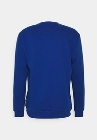 Sweat-shirt uni bleu roi à manches longues avec col rond montré de dos avec poignets et bas côtelés.