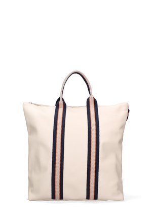 Cremfarbene Leder-Shopper-Tasche mit navyblauen und orange gestreiften Griffen, rechteckiger Form, Reißverschluss und strukturierter Oberfläche.