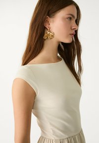 Stradivarius CONTRASTING MIDI  - Denné šaty - stone