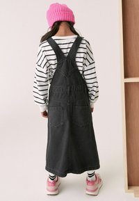 Next PINAFORE - Maxi ruha - black denim