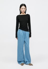 CLOSED WINONA - Džinsi ar platām starām - mid blue