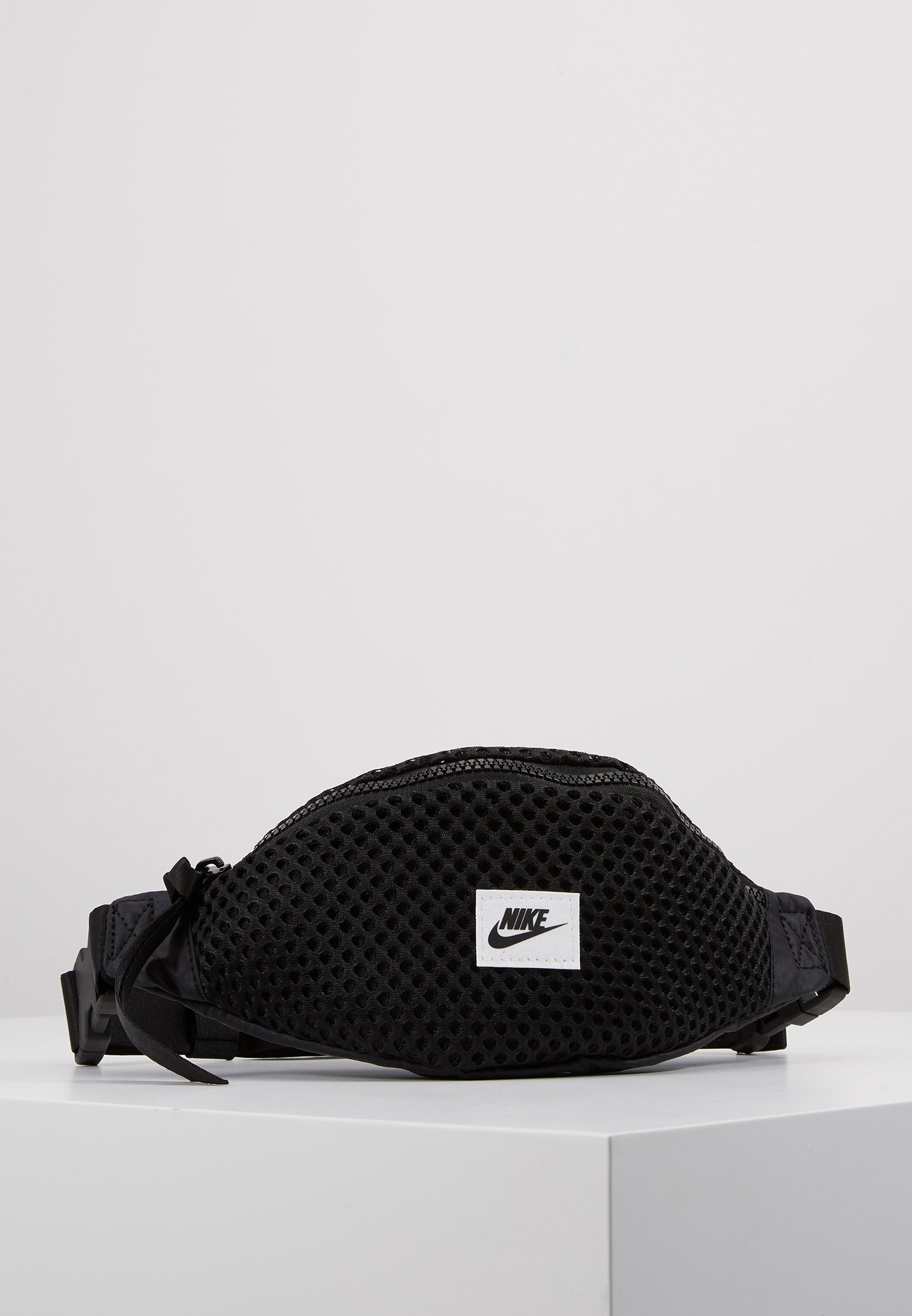 nike waist bag black