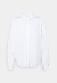 Chemise blanche à manches longues avec col montant, dotée d'une patte de boutonnage, épaules légèrement bouffantes, et poignets fuselés. Fabriquée en tissu lisse.