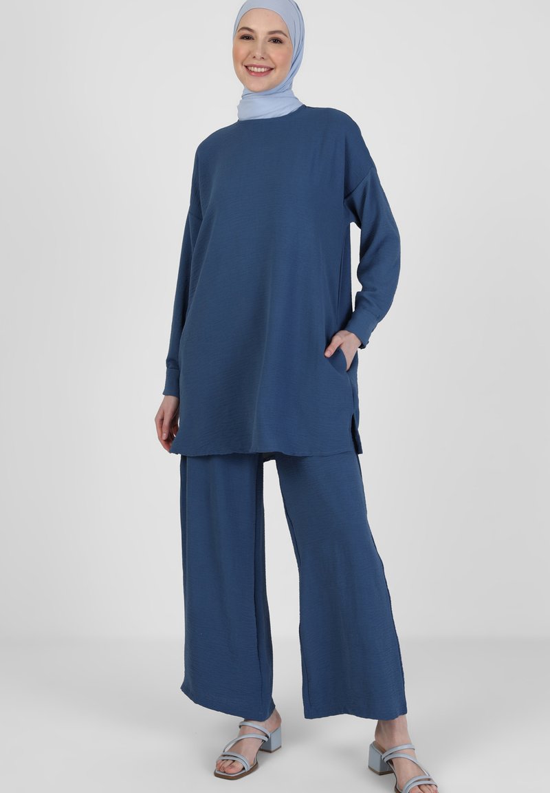 Modanisa Blue Modanisa CREW NECK -REFKA CASUAL - Tunic - dark blue - Zalando