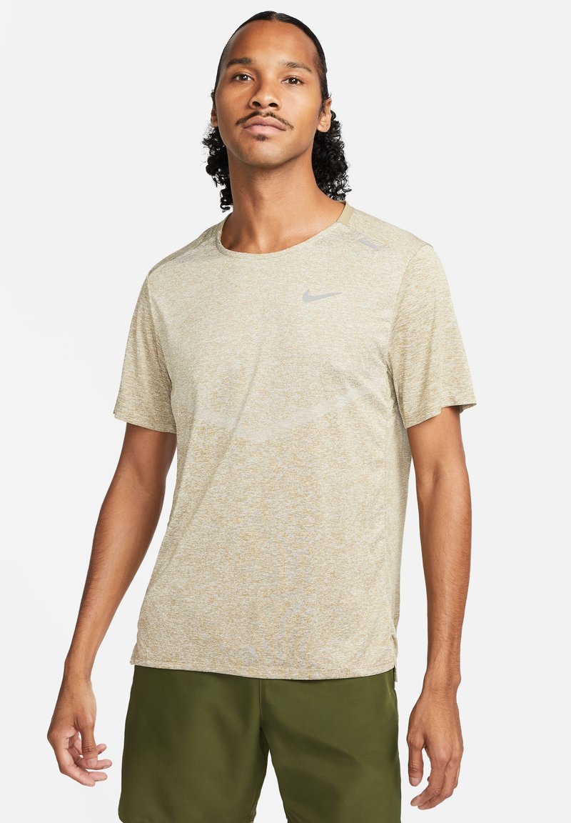 nike rise t shirt