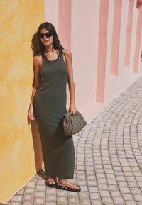 Next REGULAR FIT - Maxiklänning - khaki green