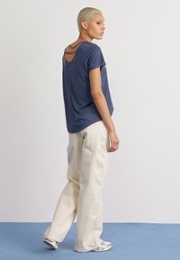 Thumbnail Image 2