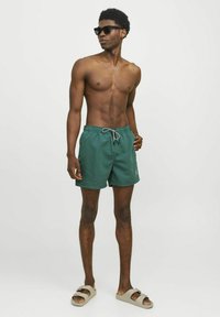 Jack & Jones JPSTFIJI JJSWIM SOLID  - Short de bain - dark green