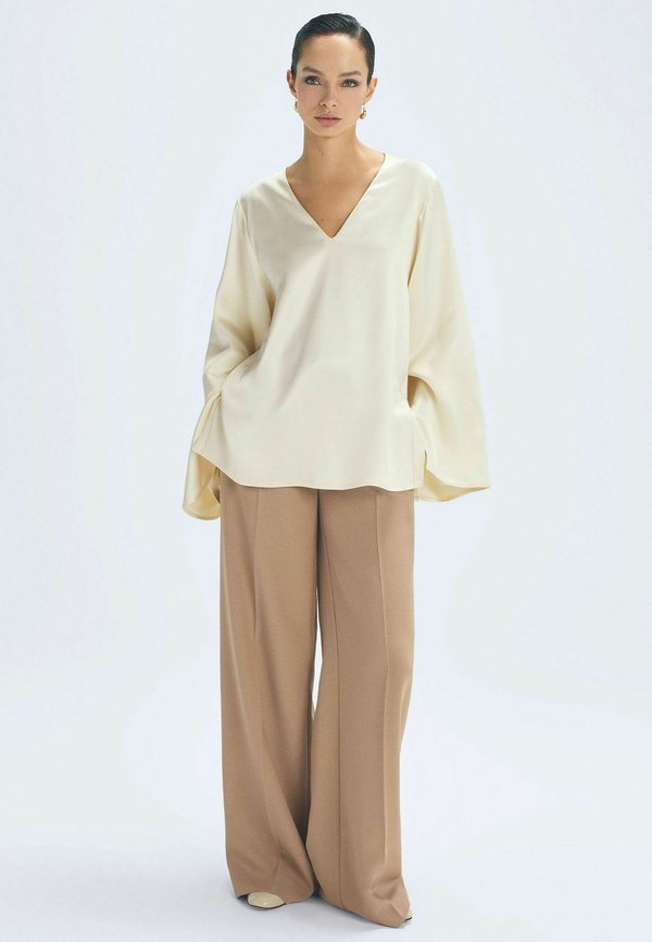 DUCHESS  SPLIT SLEEVE  - Bluse - champagne