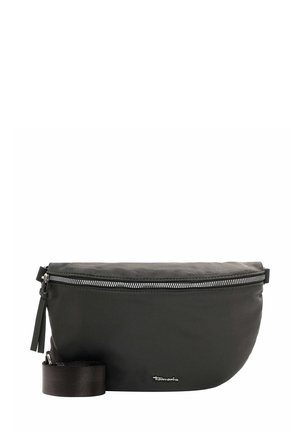 Schwarze Nylon-Crossbody-Tasche mit einer geschwungenen Form, silbernem Reißverschluss und abnehmbarem Schultergurt. Verfügt über ein Logo-Highlight auf der Vorderseite.