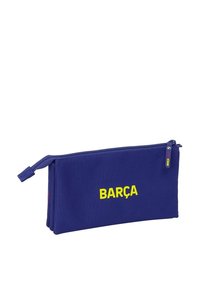 Niebieska saszetka zamykana na zamek, wykonana z teksturowanej tkaniny, z żółtym logo "BARÇA" z przodu, z małym akcentem na suwaku.