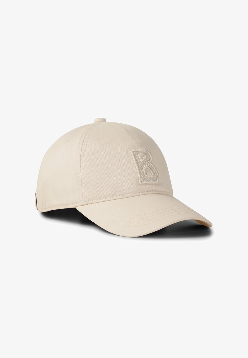 Casquette de baseball beige à visière incurvée avec la lettre "B" cousue à l'avant, présentée sur un fond blanc.