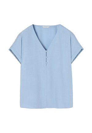 Himmelblause Bluse mit kurzen Ärmeln und tiefem V-Ausschnitt, zwei Knöpfen vorne und einem glatten, strukturierten Stoff.