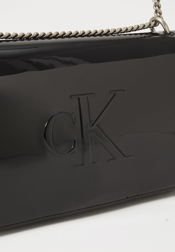 SCULPTED FLAP - Cross body bag4